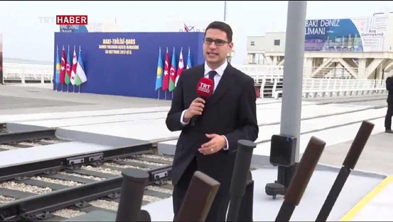 Bakü-Tiflis-Kars Demiryolu'nda ilk tren yola çıktı