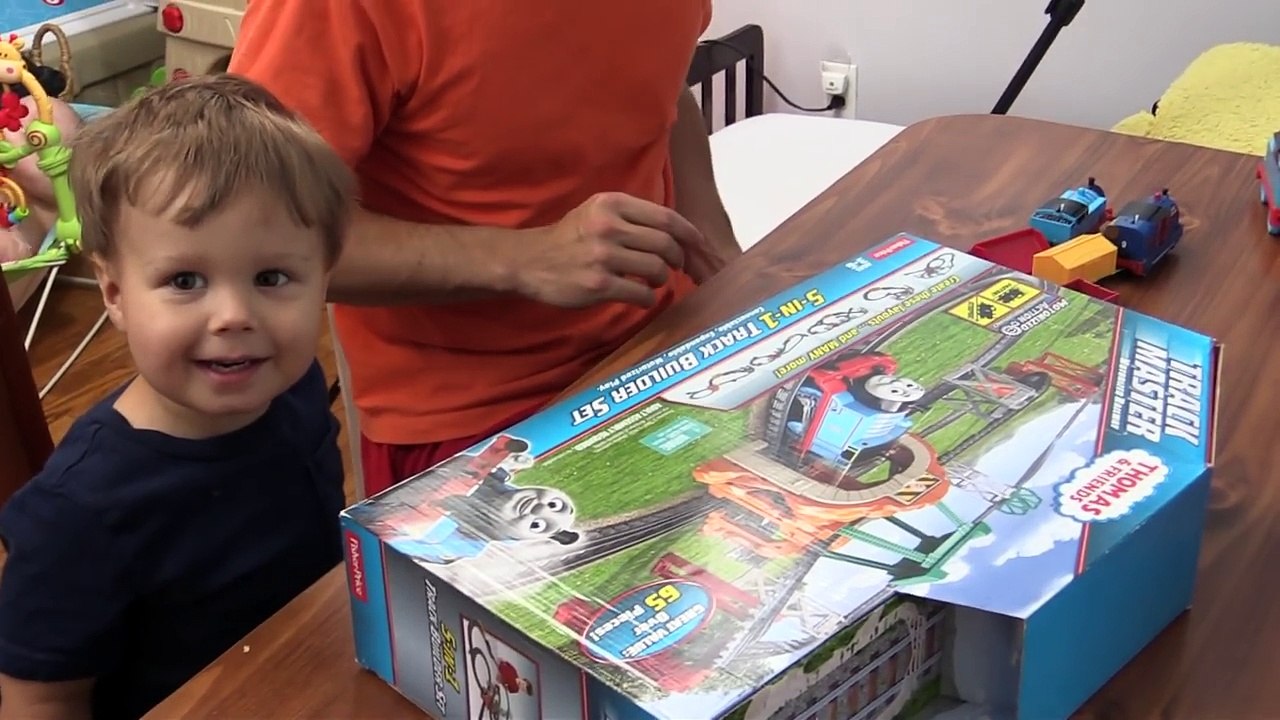 Fisher-Price Thomas & Friends Track Master 5-in-1 Track Builder Set Kids Landon