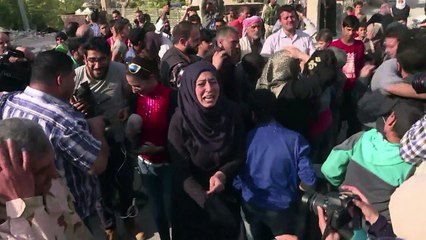 Syrie: pleurs et youyous pour accueillir des ex-otages de l'EI