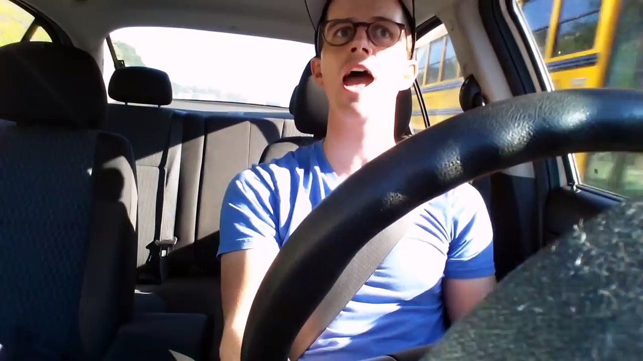 Chanter « Happy Birthday » à l'envers