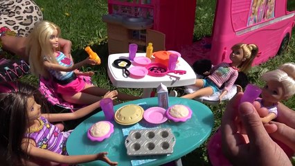 Download Video: CAMPER - Ball & Pool Playing Picnic Eating Gymnastics with Barbie Chelsea Skipper Stacie RV