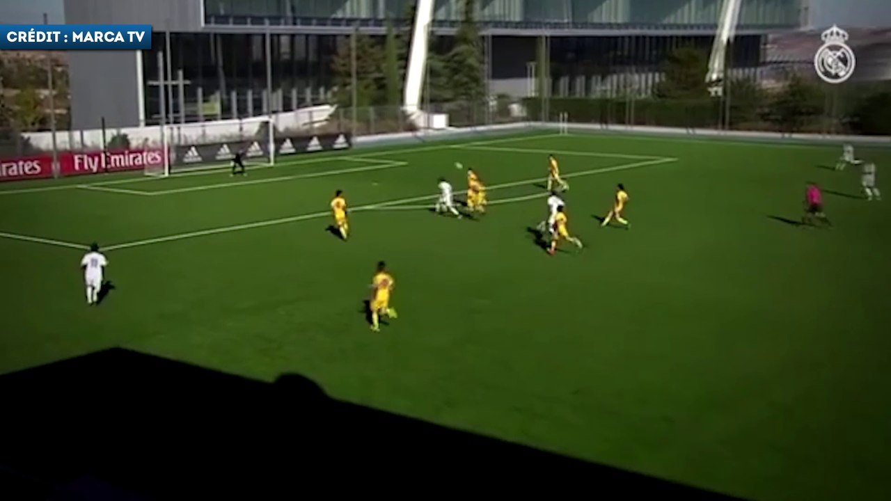 Le golazo de Theo Zidane avec les jeunes du Real