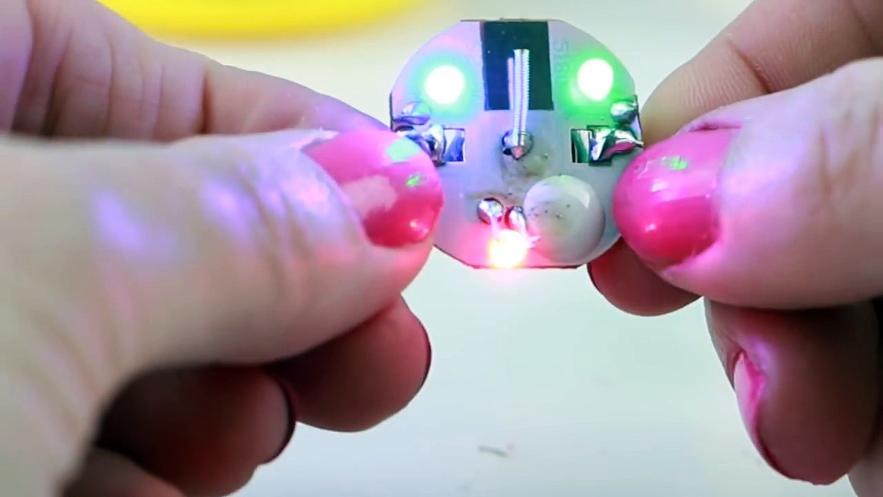 Whats Inside of Stretchy Squishy Stress Toy Balls?