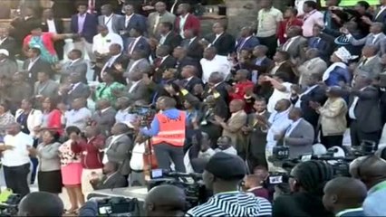 Kenyatta, Yeniden Devlet Başkanı Seçildi