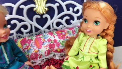 Frozen Elsa and Anna Toddlers With Lollipop! With Little Mermaid Ariel Toddler and more!