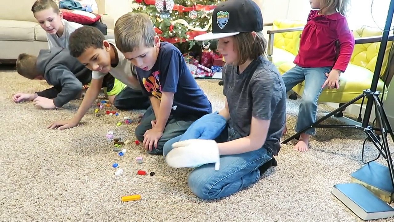 BROKEN ARM BIRTHDAY | HOW TO LEGO PARTY