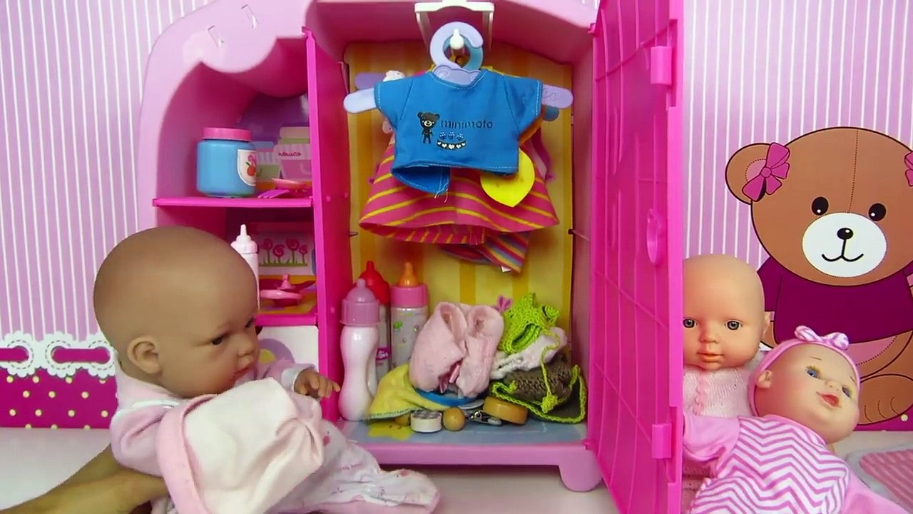 La bebé Ana tiene la varicela y se la contagia a la muñeca Lucía nos visita la doctora Nenuco