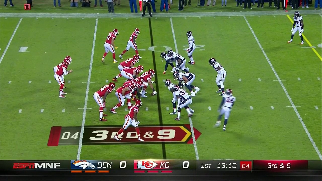 Travis Kelce makes leaping 19-yard catch, celebrates with flare