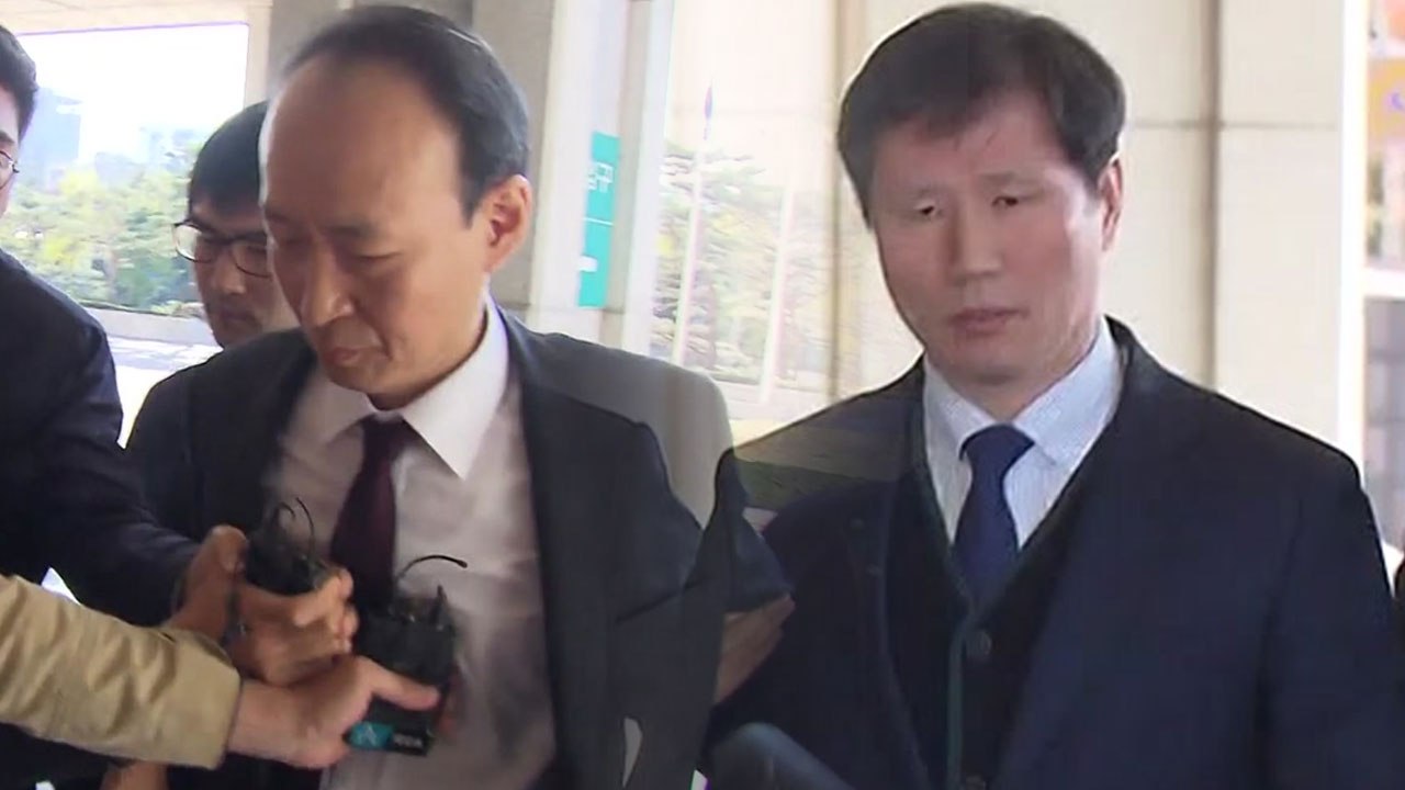 '국정원 뇌물 의혹' 안봉근·이재만 전격 체포 / YTN
