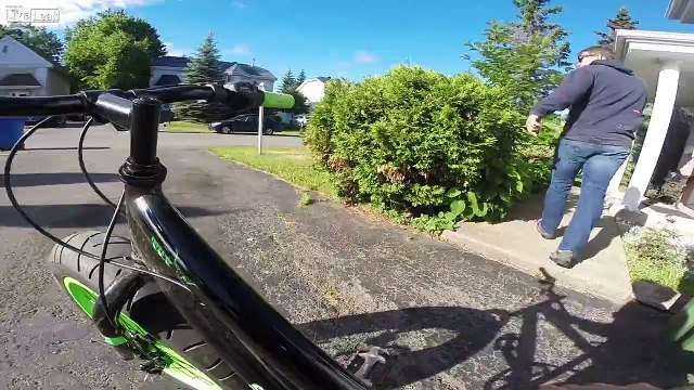 7 year old boy lured by a MILF after he attempts to grab her pussy