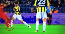 Fenerbahçeliler Yerde Yatan Futbolcuyu Umursamayıp Pozisyona Devam Edince Golü Attı