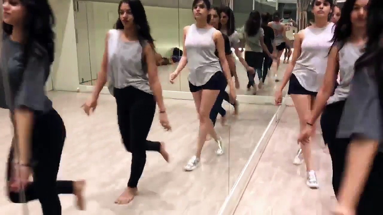 Exciting Time!!! Shalmali Kholgade Rehearsing For New Live Act With 4 Girls _ It's Superb