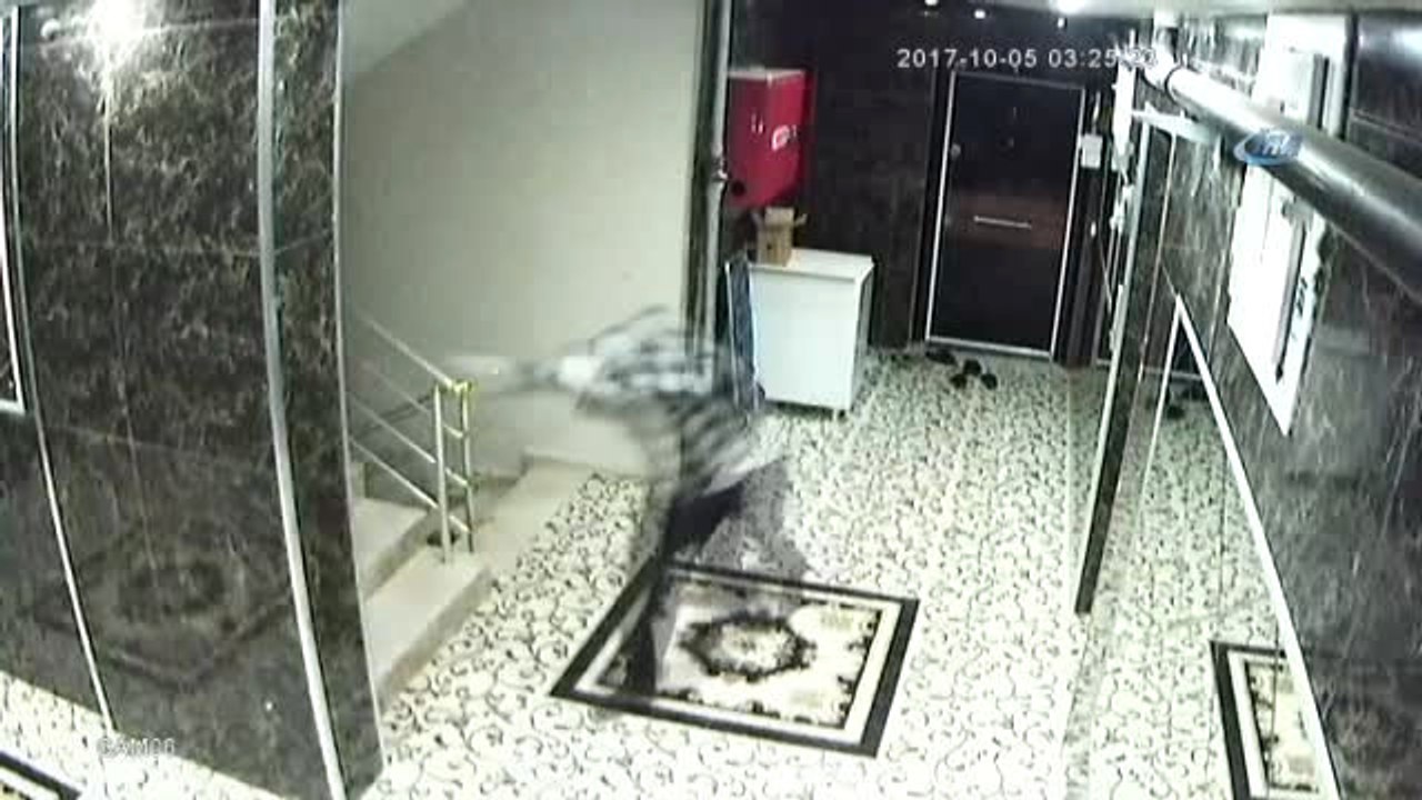 Güvenlik Kamerasına Yakalanan Zanlı, Sağlık Kontrolü Çıkışında Gazetecilere Harçlık Teklif Etti