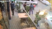 Kağıthane'de Servis Şoförüne Silahlı Saldırı... Servisin Saldırı Sonrası Geri Geri Kayması Kamerada