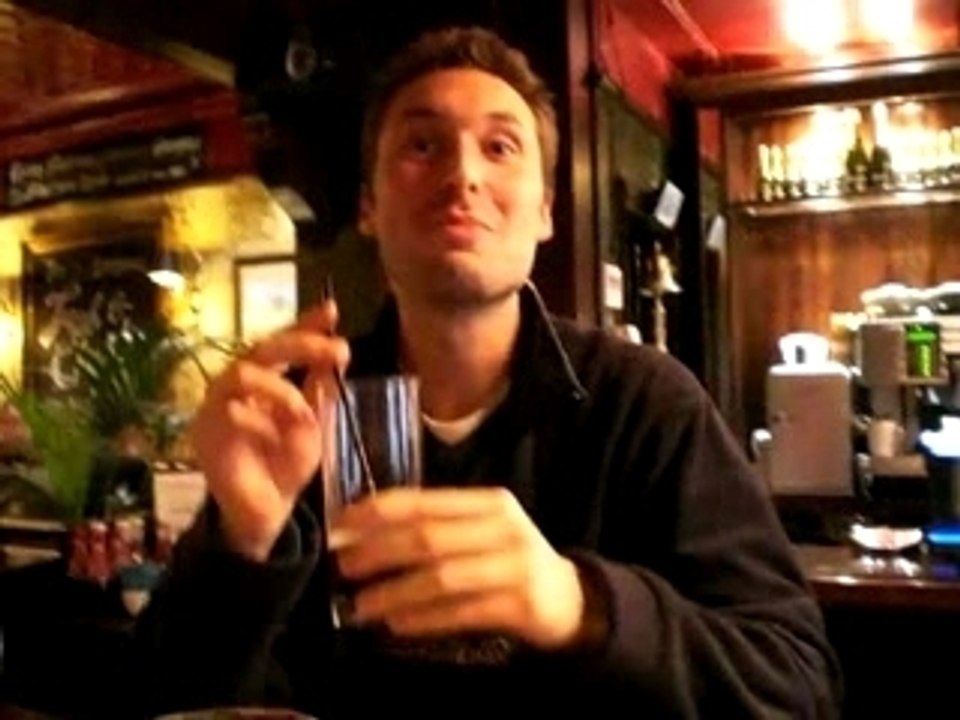 Regis est un con... et l'escalier