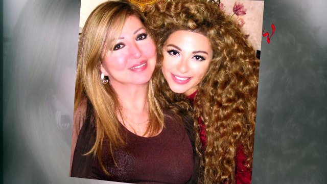 أخبار سارة: النجمات مع أمهاتهنّ، الشبه بين إحداهنّ وأمها مخيف !