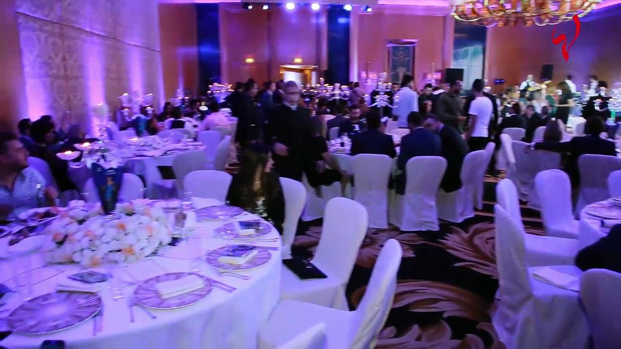 إليسا تكشف لـ"لها" قصّة حبها؛ فهل تُغرم بشاب مطلوب للعدالة؟!