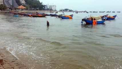 Thuyền về trên Bãi Trước Vũng Tàu 31 tháng 10 năm 2017
