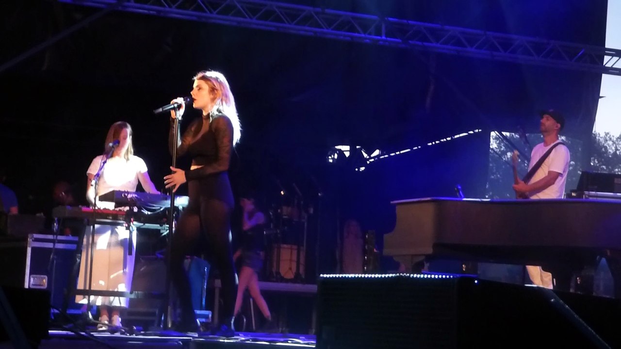 Coeur de Pirate oublie moi