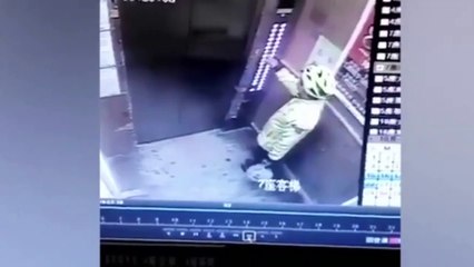 Quand ton livreur de pizza mange et crache dans ta commande