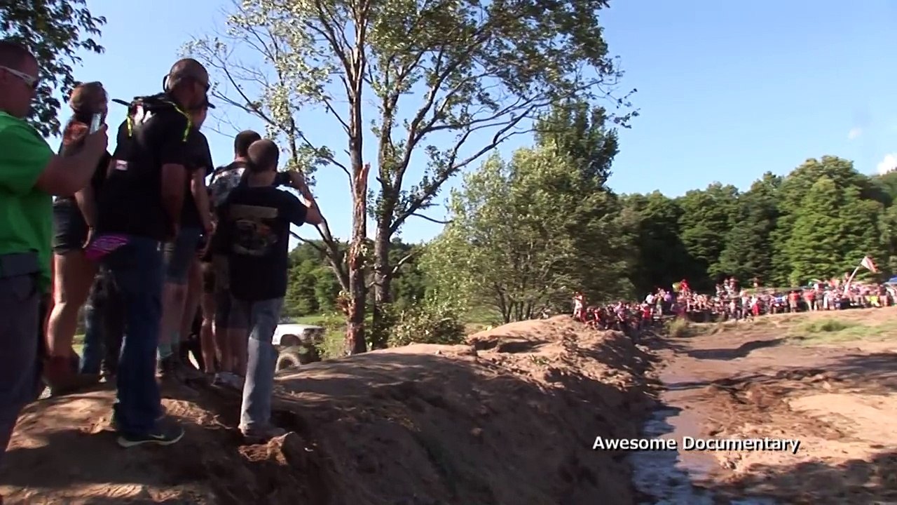 Mud Trucks Gone Wild Freestyle - Maximum Power Park