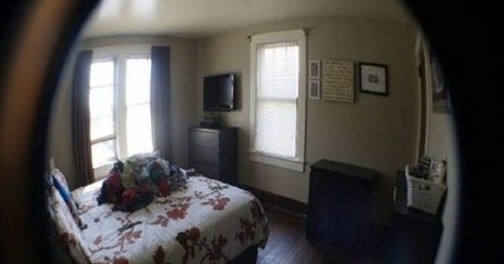 Ndodh në Vlorë, prindërit kapin ‘mat’ vajzën me të dashurin në shtëpi