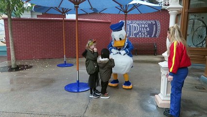 DISNEYLAND PARIS VLOGS 2: Halloween Fun In Disneyland!
