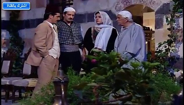 خطيب خيرية يحاول مسك يدها في بيت أهلها