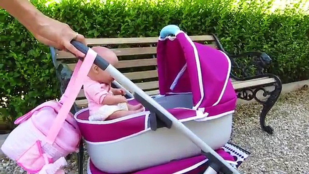 Día de parque con el cochecito silla de paseo de la bebé Ana y con la  muñeca Lucía en Mundo Juguetes - video Dailymotion