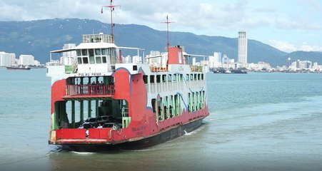 Menaiki perkhidmatan feri tertua di Malaysia