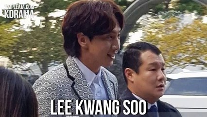 Here are the guests who were captured, arriving at the Song Song couple’s Weddingg day!