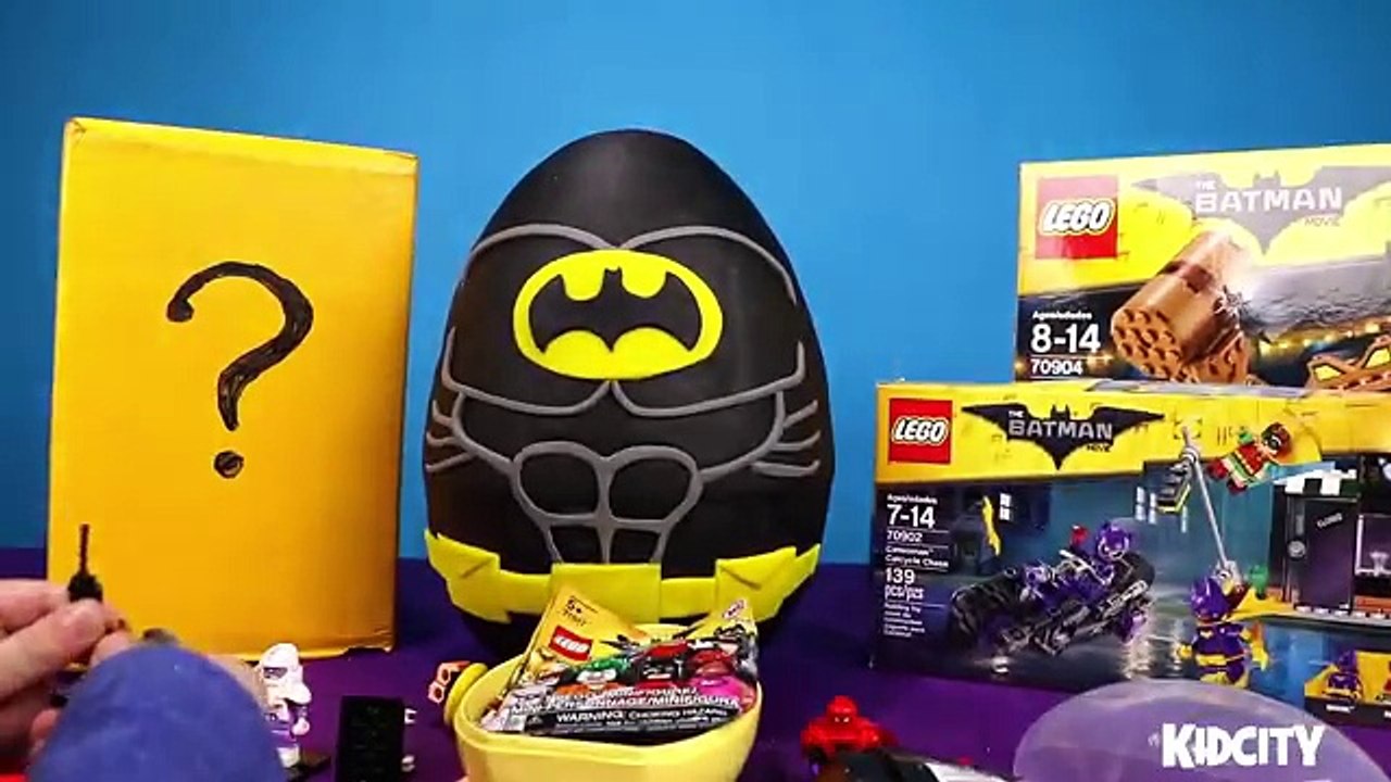 LEGO Batman Movie Play-Doh Surprise Egg with LE...