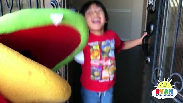 Kids Playtime chasing with Gus The Gummy Gator Pretend Play! Family Fun Trampoline Jumping