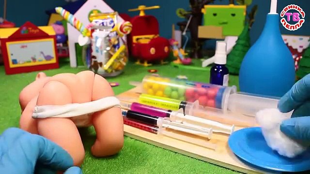 Bad Baby Вредные Детки ШПРИЦ Куклы Пупсики Заболели Видео для детей Как мама Доктор Делает Уколы
