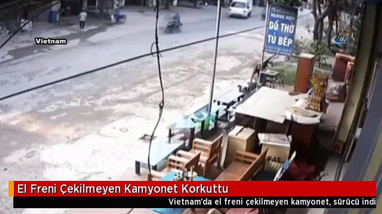 El Freni Çekilmeyen Kamyonet Korkuttu