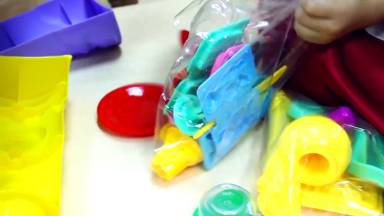 Masha and the Bear Play Doh Ice cream cupcakes playset playdough by Unboxing surprise egg 2