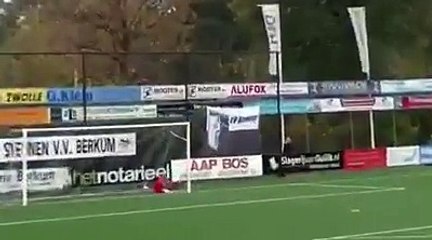 Rick Degenaar i jego niesamowita bramka z połowy boiska