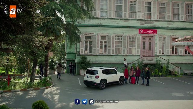 Kırgın Çiçekler 41.Bölüm - Cemre’nin yurda vedası!