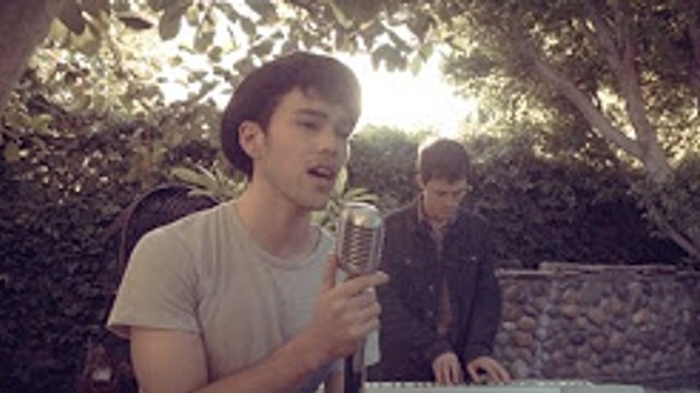 She Looks So Perfect - 5SOS - Max & Kurt Schneider Cover BY Zili Music Company .