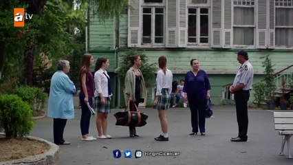 Kırgın Çiçekler 53.Bölüm - Feride hanım yurda geri döndü