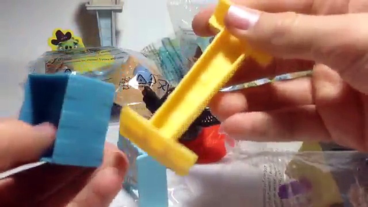 Энгри Бёрдс В Кино Angry Birds Movie - игрушки Happy Meal Макдоналдс - Запускаем Птичек в Свиней