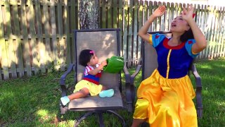 Rapunzel Baby Plays Hide & Seek w/ Snow White, Rapunzel, Ariel little mermaid