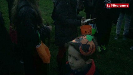 Mellac (29). Le manoir de Kernault aux couleurs d'Halloween