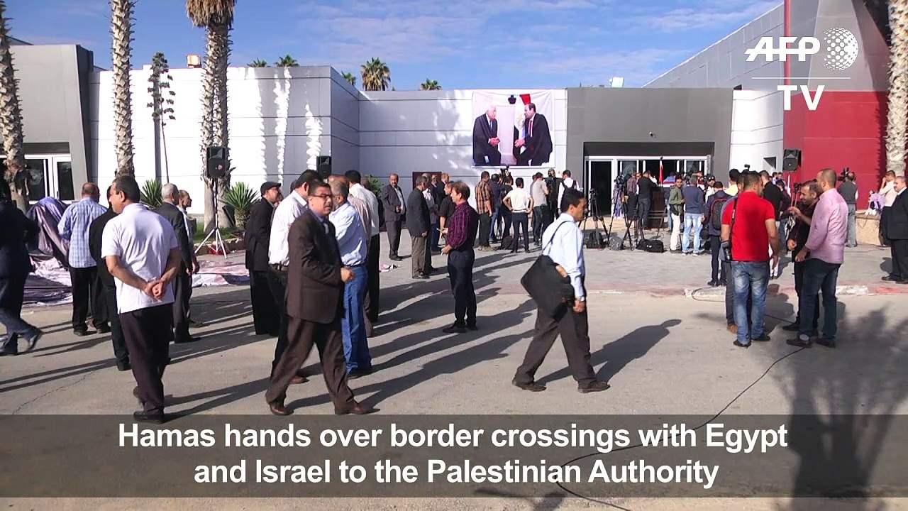 Hamas hands over border crossings to Palestinian Authority