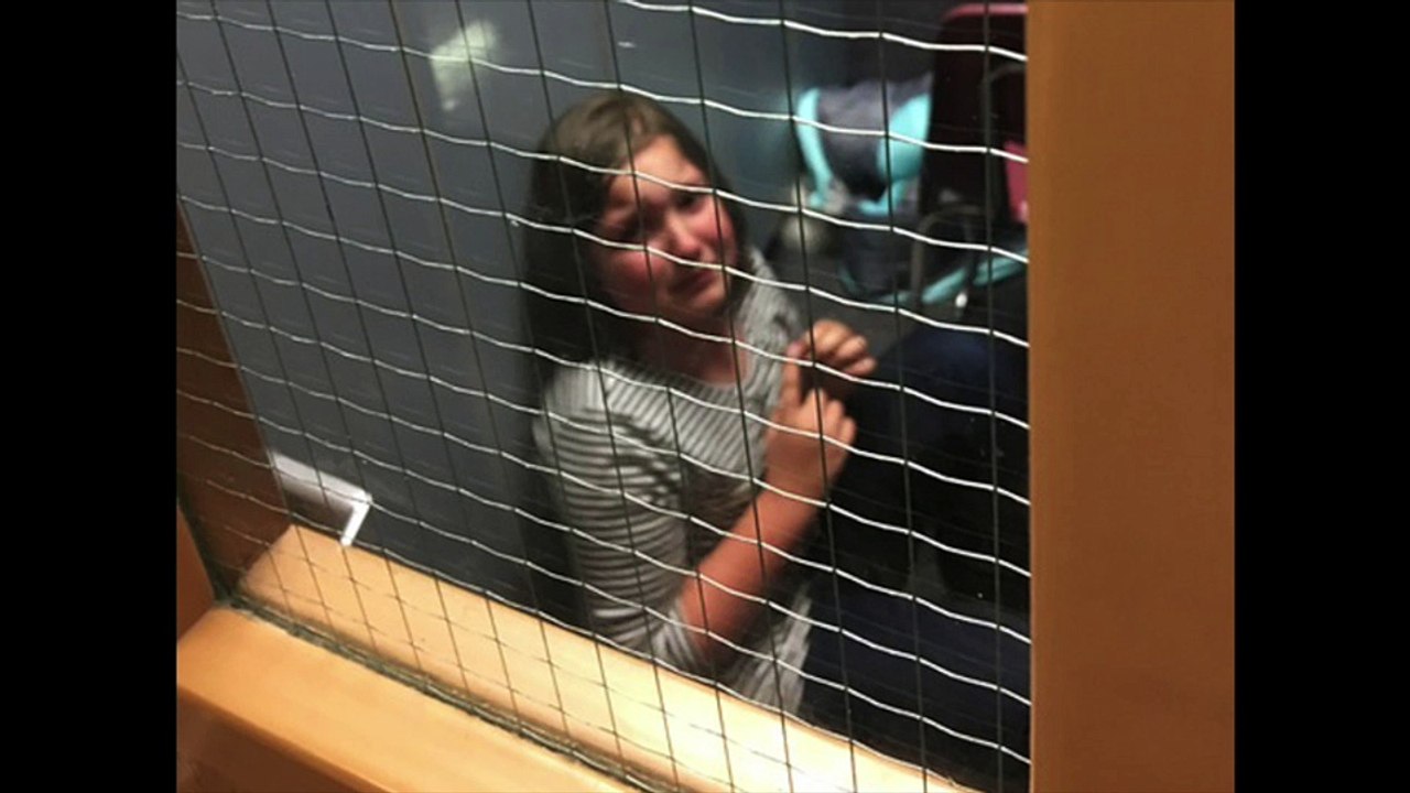 Une petite fille de 8 ans punie par son école et enfermée dans une cellule pas plus grande qu’un placard à balais !