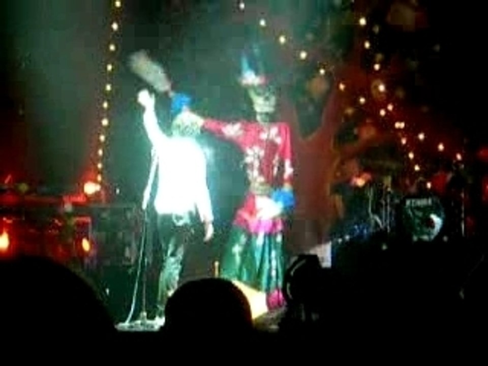 MIKA Bruxelles - 13/11/07 - Intro Love Today