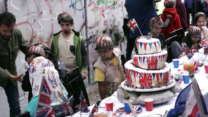 Banksy holds Balfour 'apology party' for Palestinians