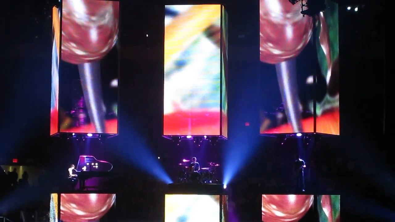 Muse - Feeling Good, Madison Square Garden, New York City, NY, USA  3/5/2010