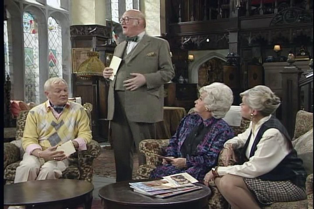 Grace & Favour (Are You Being Served Again) S01E05