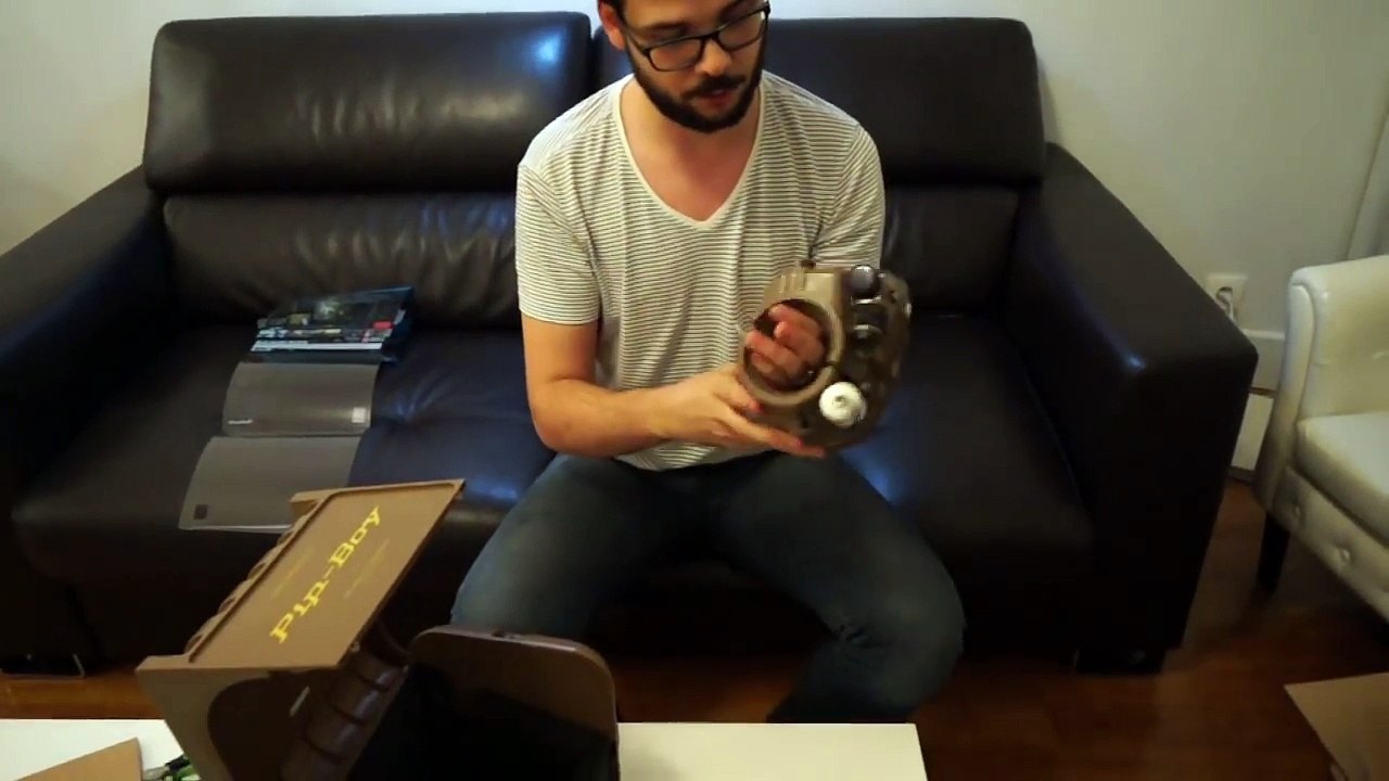 Fallout 4 - распаковка коллекционного издания - Pip-Boy Edition